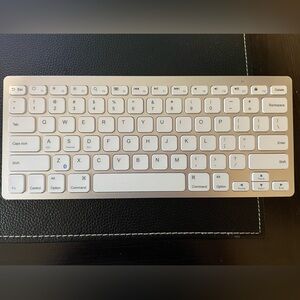 Anker Wireless Bluetooth Keyboard Ultra Slim for iOS/Android/Windows